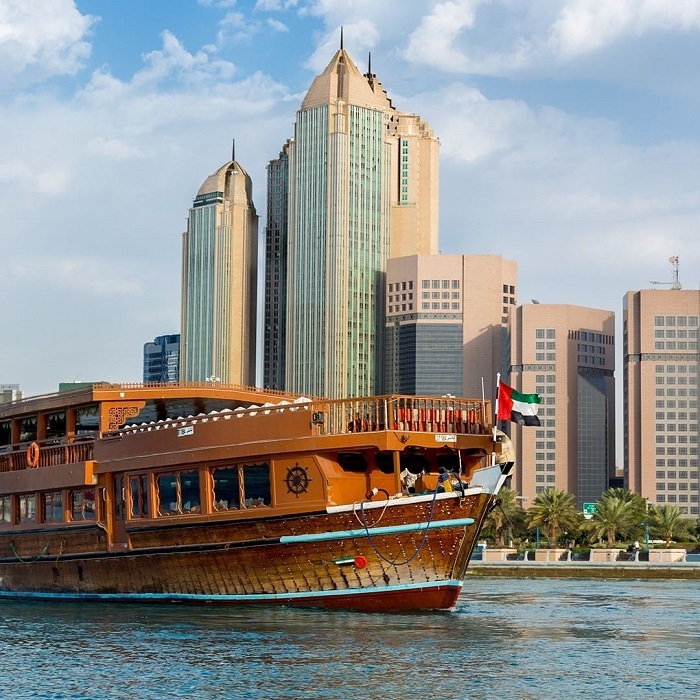 đi thuyền Dhow ngắm cảnh ở Dubai 