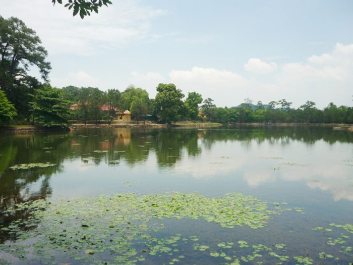 Architectural beauty of Hue Minh Mang mausoleum - Tan Nguyet Lake