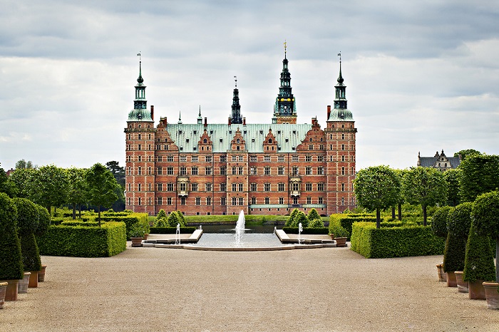 Kinh nghiệm du lịch Copenhagen nên đi đâu? Lâu đài Frederiksborg Slot - Địa điểm du lịch nổi tiếng ở Copenhagen