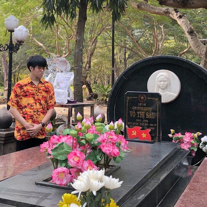 lễ hội truyền thống ở Côn Đảo - viếng mộ Võ Thị Sáu