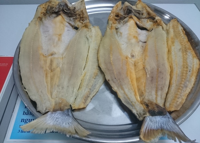 Mua quà du lịch Sài Gòn - mua khô cá dứa