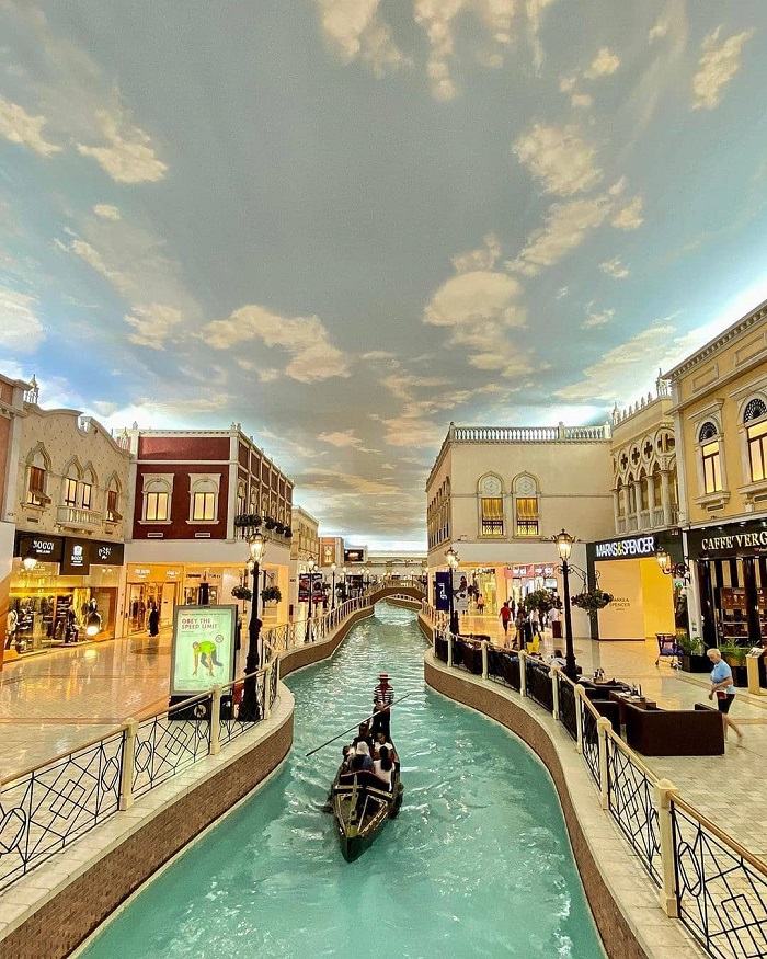 Villagio Mall nơi để bạn tha hồ trải nghiệm ở qatar khi mua sắm. 