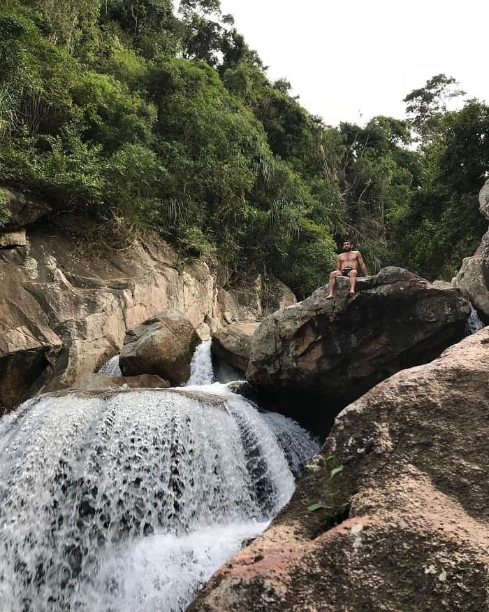 Sightseeing at Ba Ho waterfall 