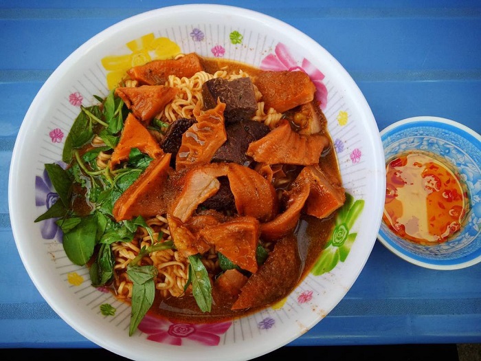 A delicious restaurant in Saigon - a shop that breaks Miss Thao