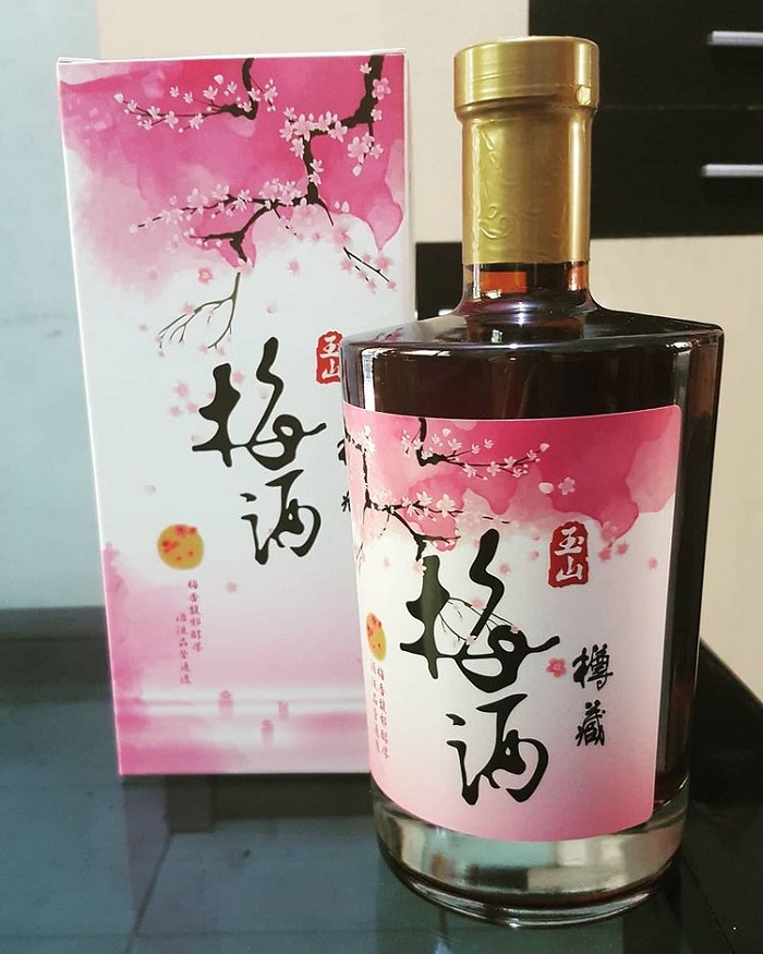 What to buy as a gift to Taiwan tourism to make sense and unique - plum wine