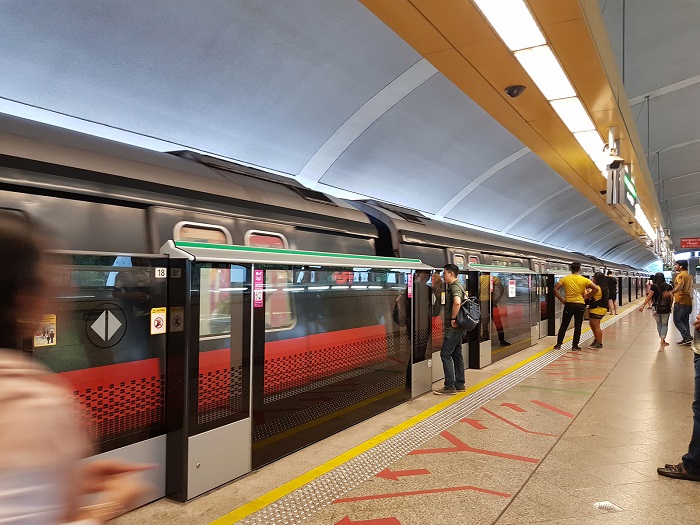 Tàu điện ngầm MRT - Phương tiện đi lại ở Hồng Kông
