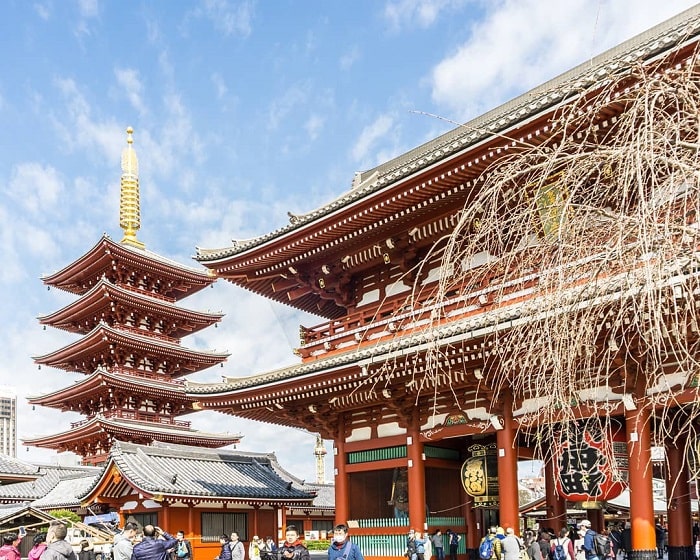 tham quan chùa Sensoji nổi tiếng ở Tokyo