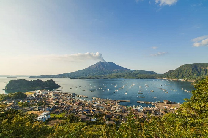 thị trấn đẹp ở Nhật Bản - ngắm núi lửa từ Kagoshima