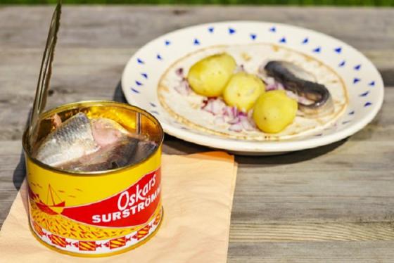 Cá trích thối Thụy Điển - đặc sản ‘bốc mùi’ khiến thực khách phát nghiền