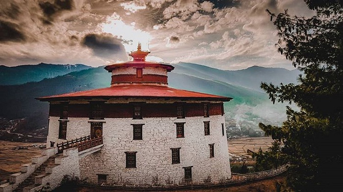 khung cảnh xung quanh Bảo tàng quốc gia Bhutan 