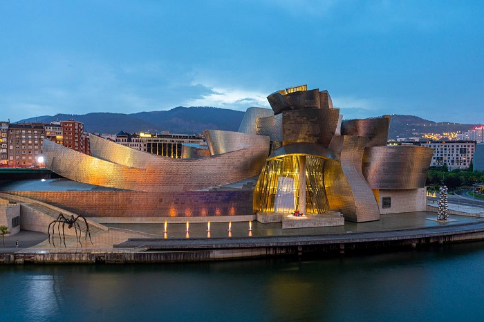 Bảo tàng Guggenheim Bilbao kiệt tác kiến trúc Châu Âu