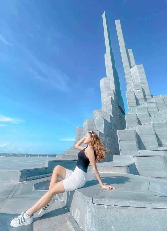 THỜI GIAN ĐẾN tháp Nghinh Phong Phú Yên  