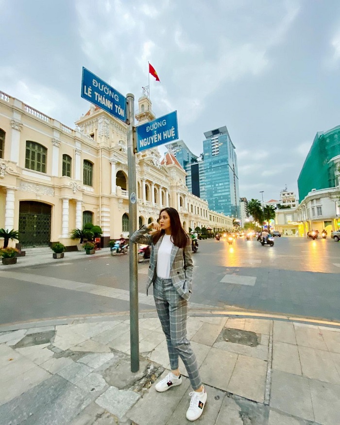 Saigon Bach Dang Wharf - Walking Street