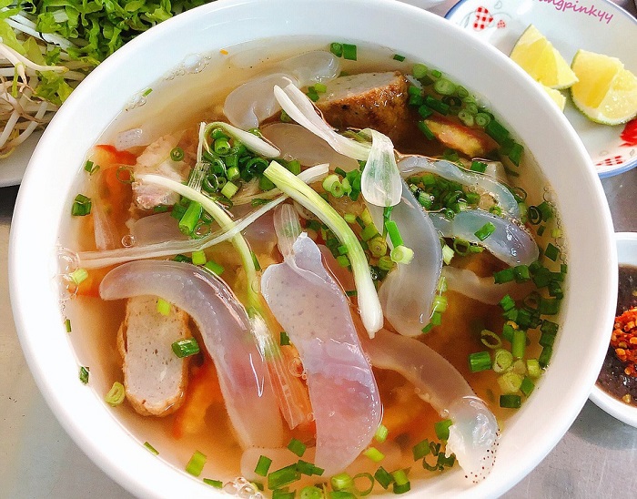 Phố bún sứa Bà Triệu - Con đường ẩm thực ở Nha Trang