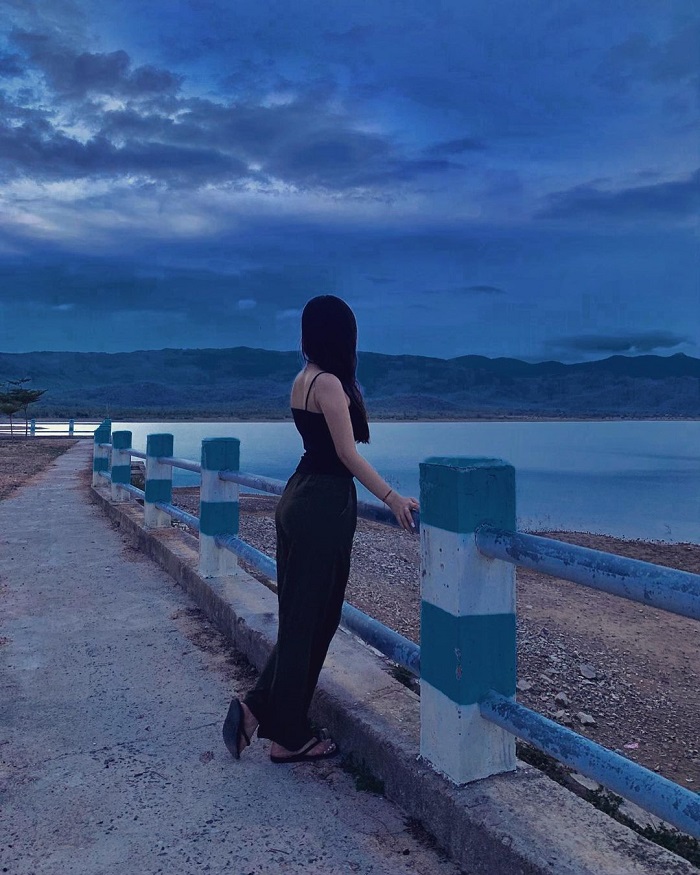 Vẻ đẹp nên thơ ở hồ Đá Bạc Bình Thuận 