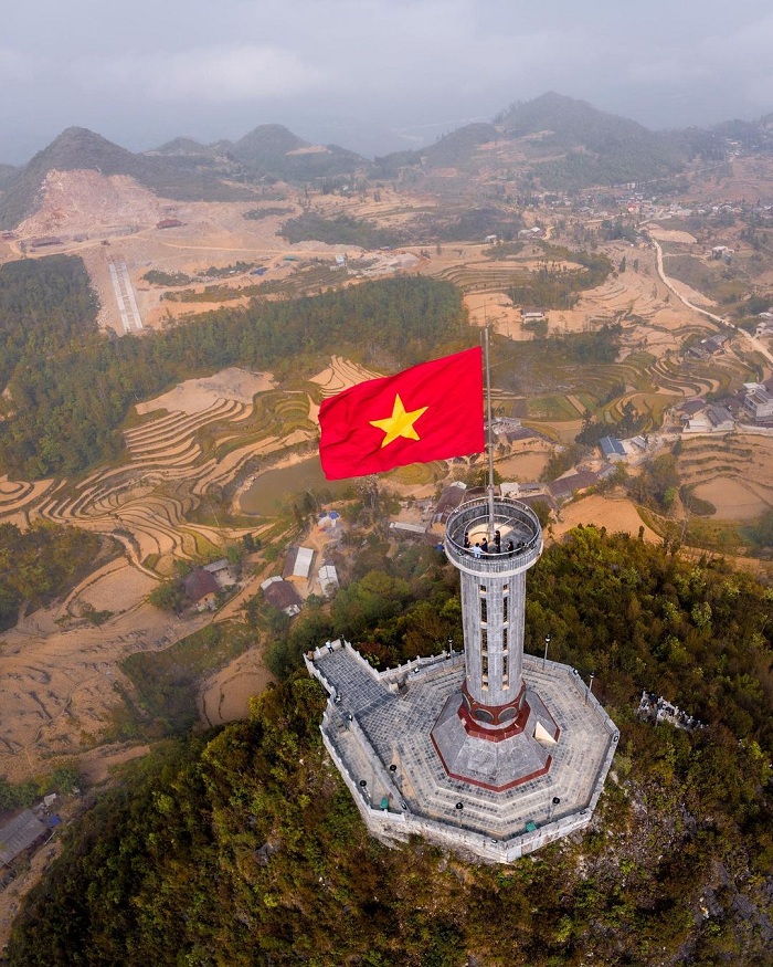 Lũng Cú là cột cờ Việt Nam nổi tiếng ở tỉnh Hà Giang