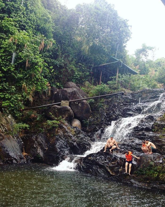 Khu Du Lịch Suối Đá Ngầm - một trong những con suối ở Đà Nẵng tuyệt đẹp 