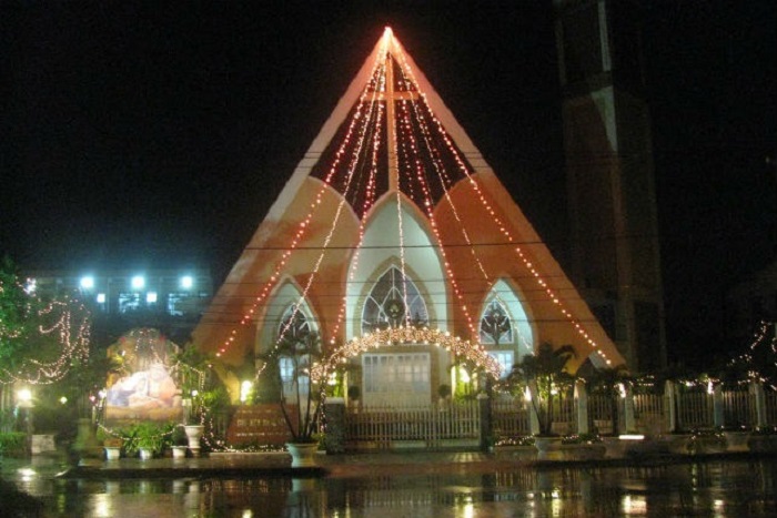 Nhà thờ Phước Tường Đà Nẵng - địa điểm đi chơi Noel ở Đà Nẵng hấp dẫn 