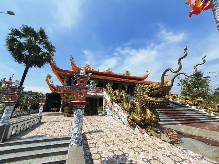 Famous temples in Ca Mau - Thien Lam pagoda