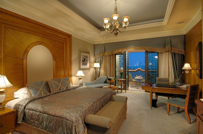 Một căn phòng hướng biển trong khách sạn - cung điện Emirates