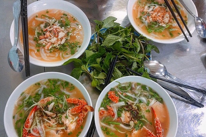 Delicious breakfast restaurant in Vung Tau - Ngoc Lam crab cake soup