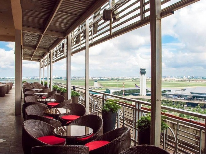 quán cafe view máy bay ở Sài Gòn - Moonlight Coffee Lounge