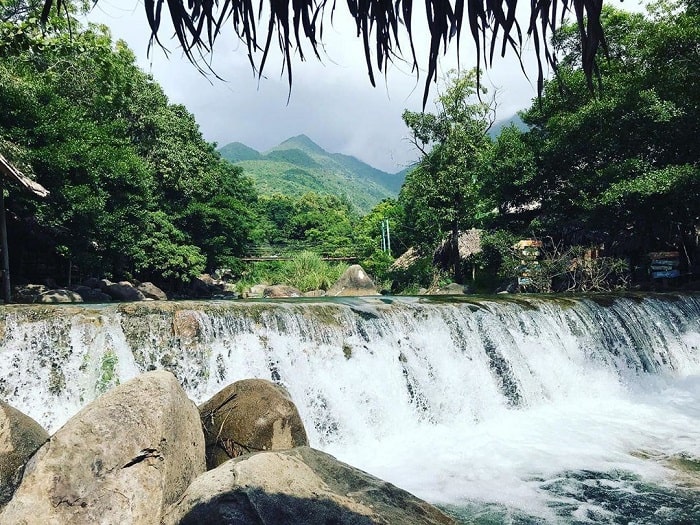 Suoi Luong Tourist Area - one of the peaceful streams in Da Nang 