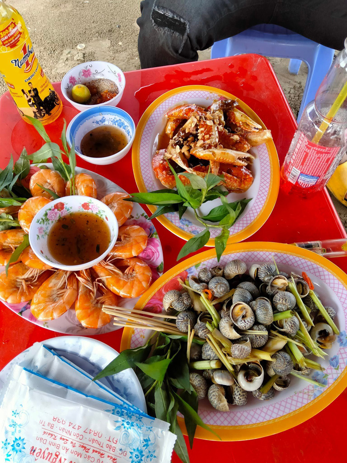 Discover Con Nhan sea - cheap seafood
