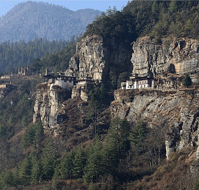 Dzongdrakha Goemba là điểm tham quan ở thung lũng Paro 