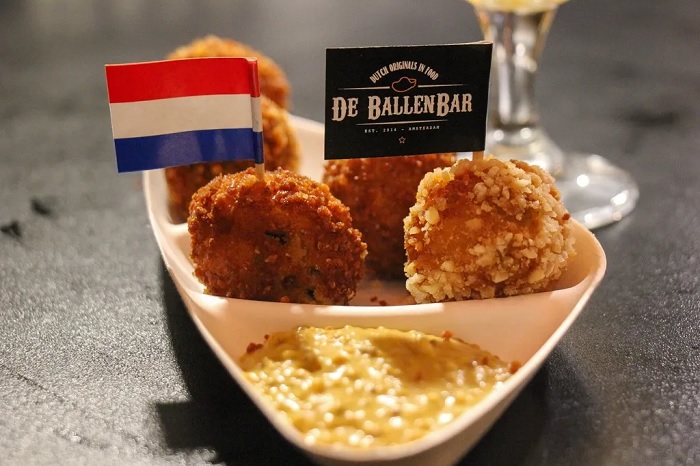ball - khám phá ẩm thực Hà Lan