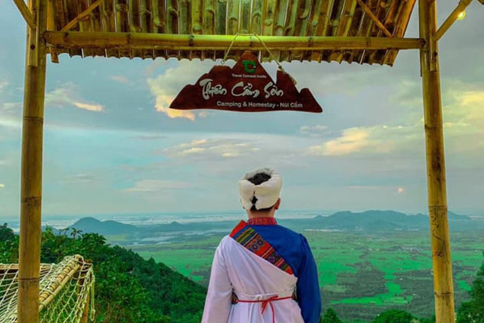 Thiên Cẩm Sơn Camping - homestay núi Cấm - Bạn có thể thuê trang phục