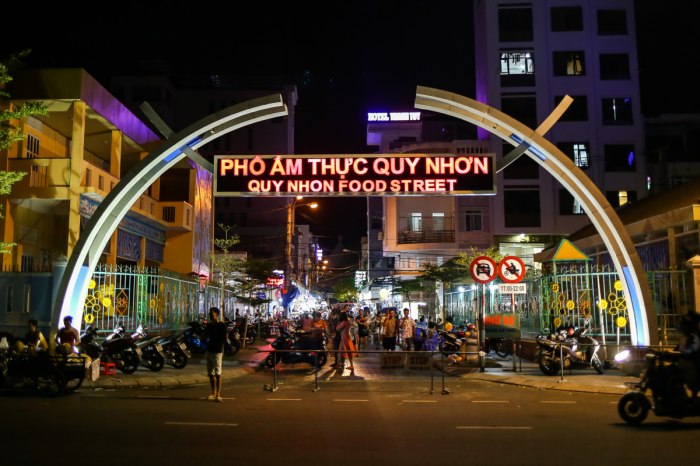 Phố ẩm thực Ngô Văn Sở  địa điểm chơi đêm ở Quy Nhơn 
