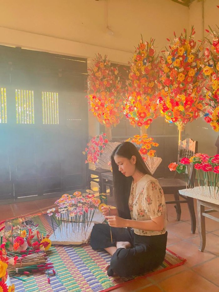 cây hoa giấy ở làng hoa giấy Thanh Tiên xứ Huế 
