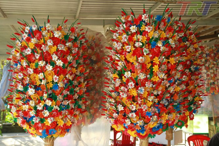 cách làm hoa ở làng hoa giấy Thanh Tiên xứ Huế 