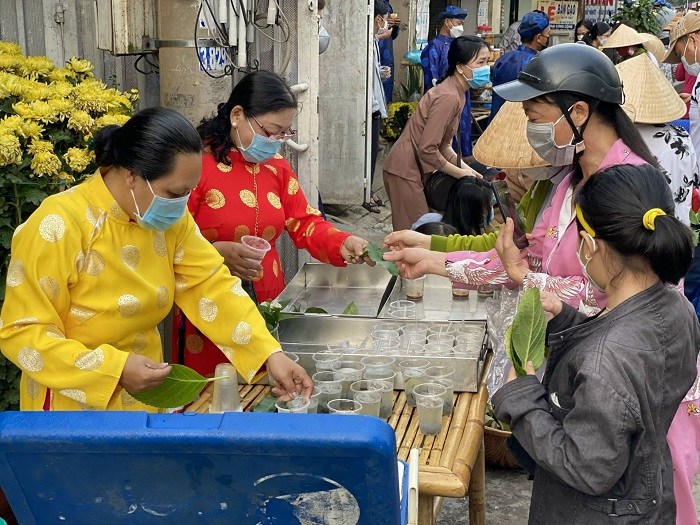 Chợ lá Tây Ninh thu hút du khách tham quan