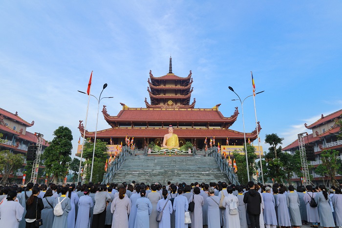 chùa Phật Cô Đơn là địa điểm hành hương thu hút du khách gần xa