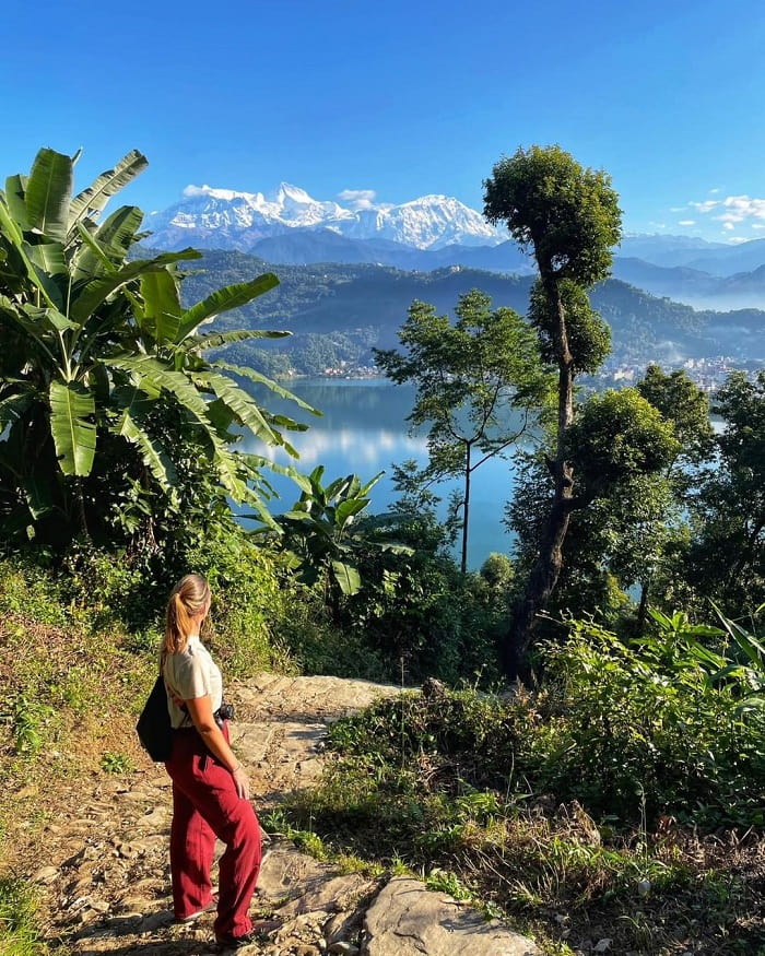 Đi bộ đường dài ở làng Sarangkot Nepal