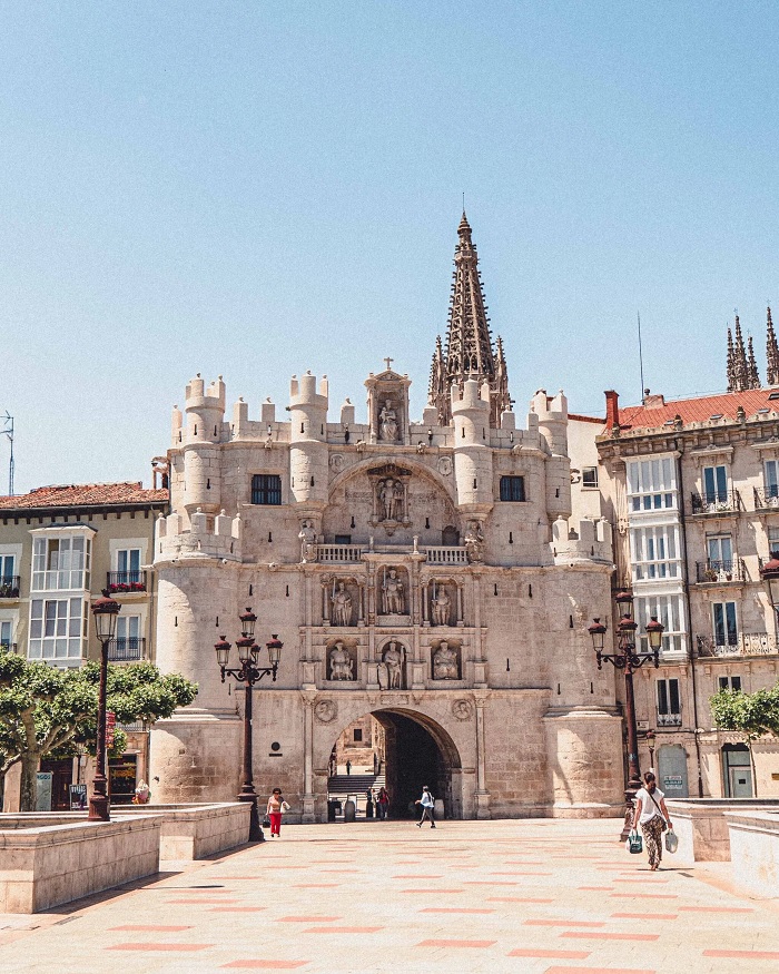 Cổng vòm Santa Maria - Du lịch Burgos