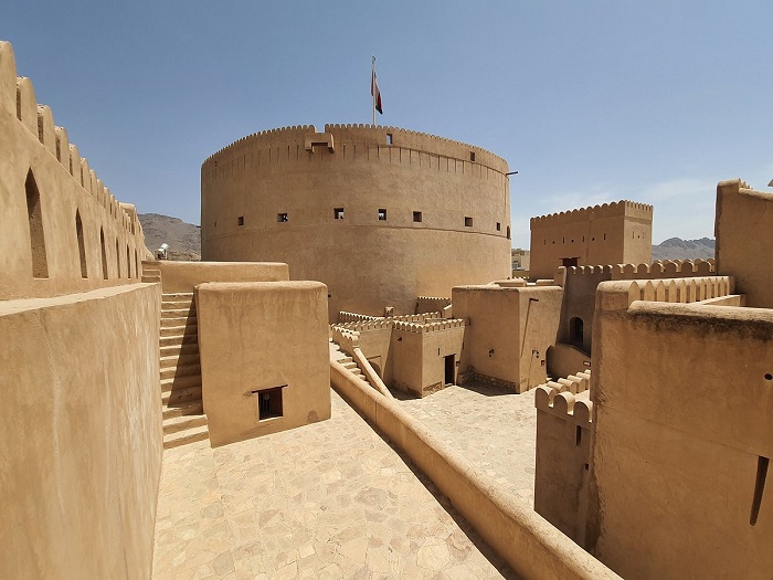 Pháo đài Nizwa - Địa điểm du lịch Oman