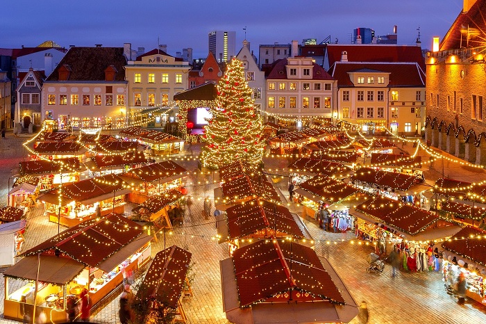 Chợ giáng sinh vào mùa đông ở thủ đô - du lịch Estonia