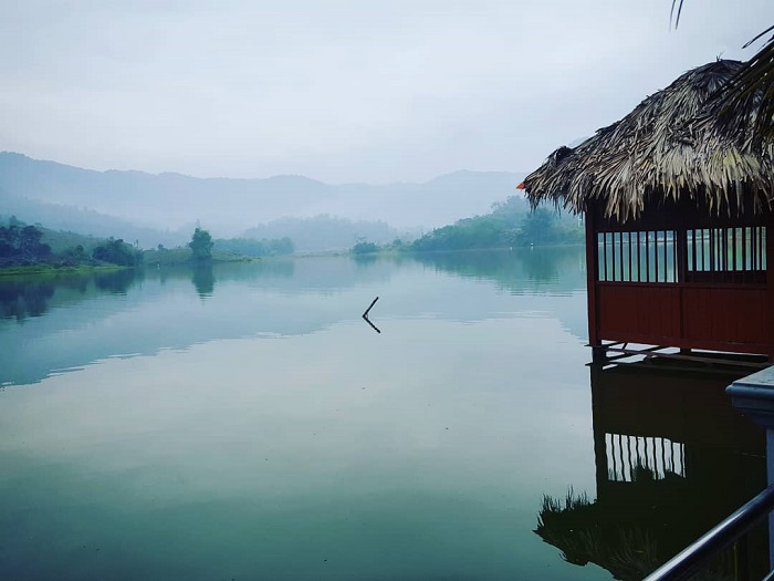 Khu du lịch sinh thái Him Lam view hồ thơ mộng