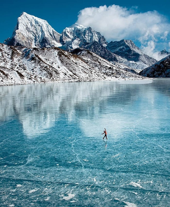 Hồ nước Gokyo Nepal đóng băng