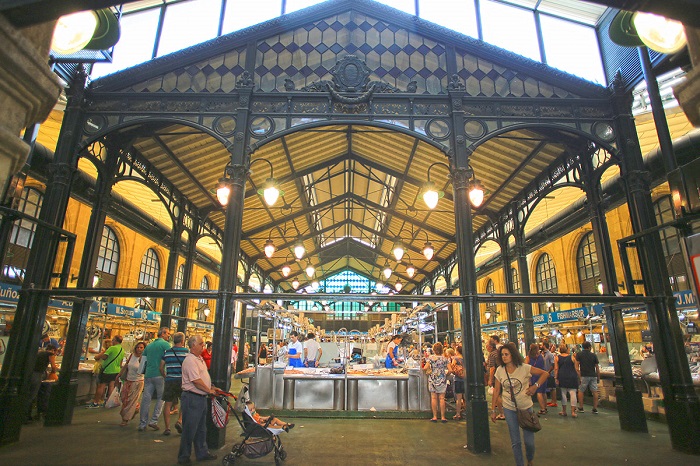 Chợ truyền thống Mercado de Abastos - Top những thành phố ẩm thực nổi tiếng của Tây Ban Nha