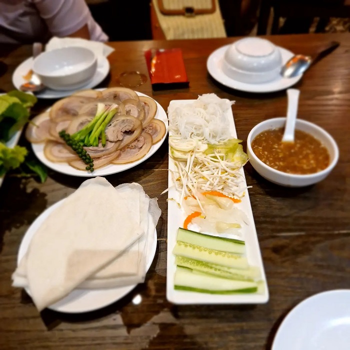 món ăn ngon ở Bắc Ninh - bò tơ hấp cuốn bánh tráng