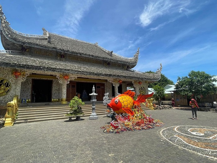 Chùa Thanh Lương là ngôi chùa đẹp miền Trung được nhiều du khách viếng thăm