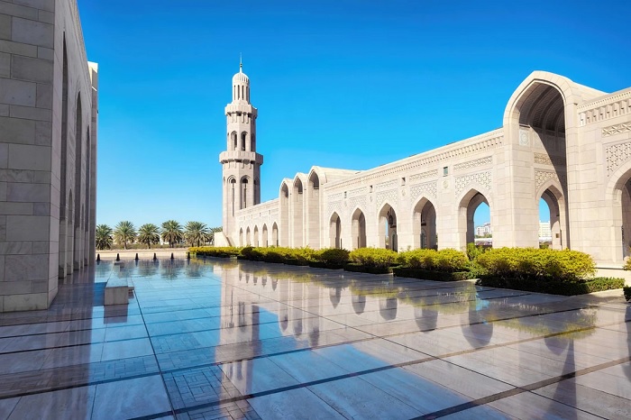 Nhà thờ Hồi giáo lớn Sultan Qaboos - Địa điểm du lịch Oman