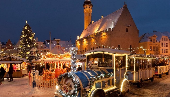 Chợ Giáng sinh ở khu phố cổ du lịch Estonia