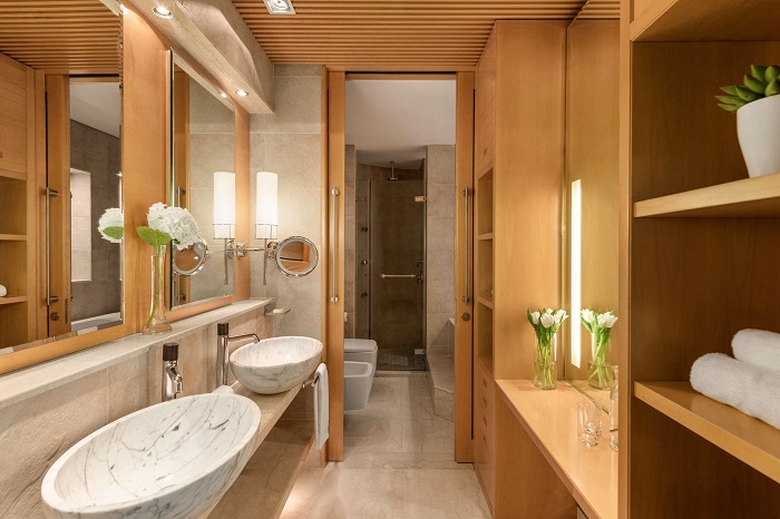Phòng tắm của khách sạn - trải nghiệm khách sạn Shangri La Dubai