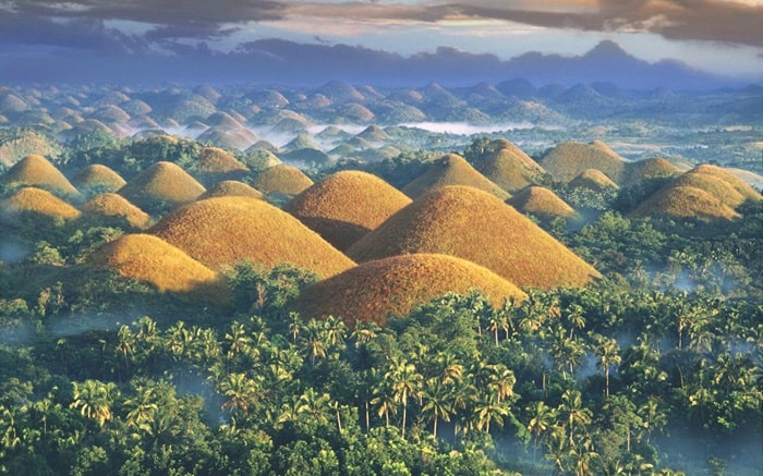 Có gì khiến Chocolate Hills tại Philippines nổi tiếng đến vậy?