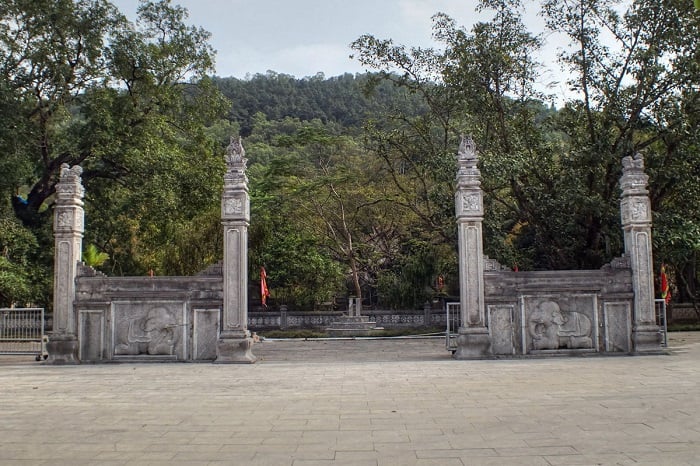 đền Bà Triệu Thanh Hoá - cổng ngoại
